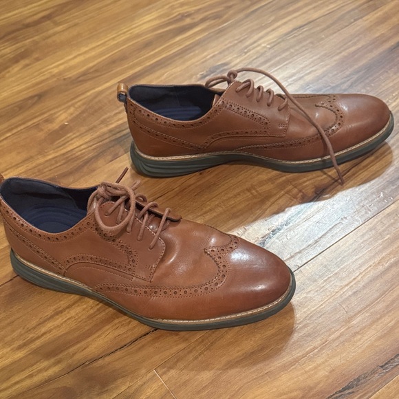 Used Men’s Cole Haan Classic Brown Leather Shoes. Size 13W - Picture 4 of 7